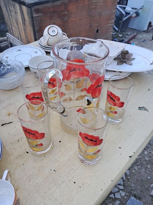 Conjunto jarro de sumo com copos