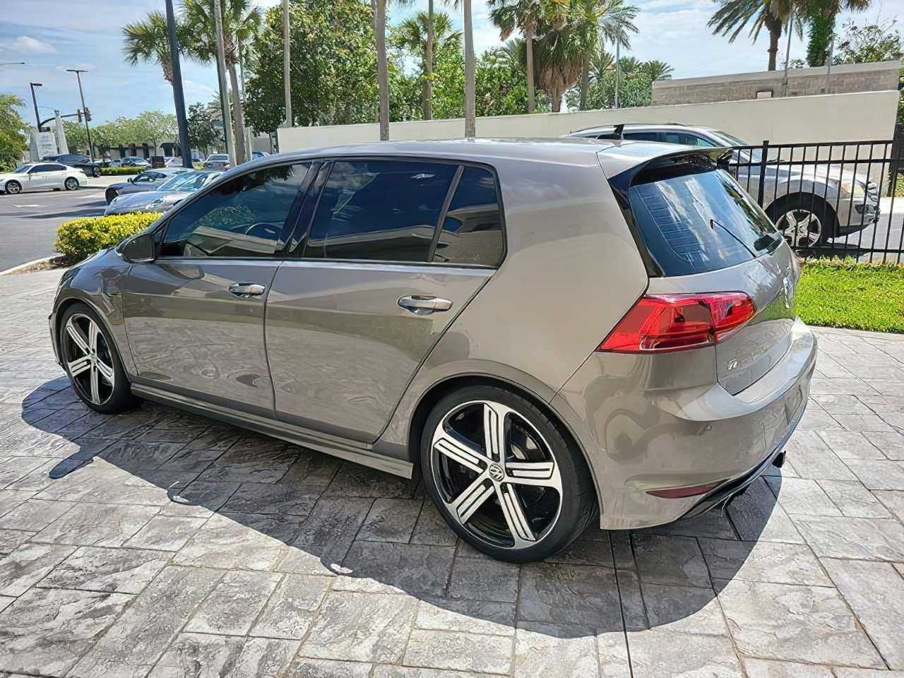 2016 Volkswagen Golf R