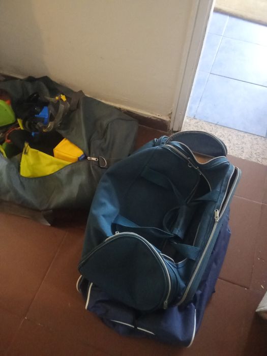 Vendo 3 sacos de desporto a 6€ cada um