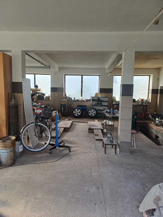 Sprzedam dom z warsztatem