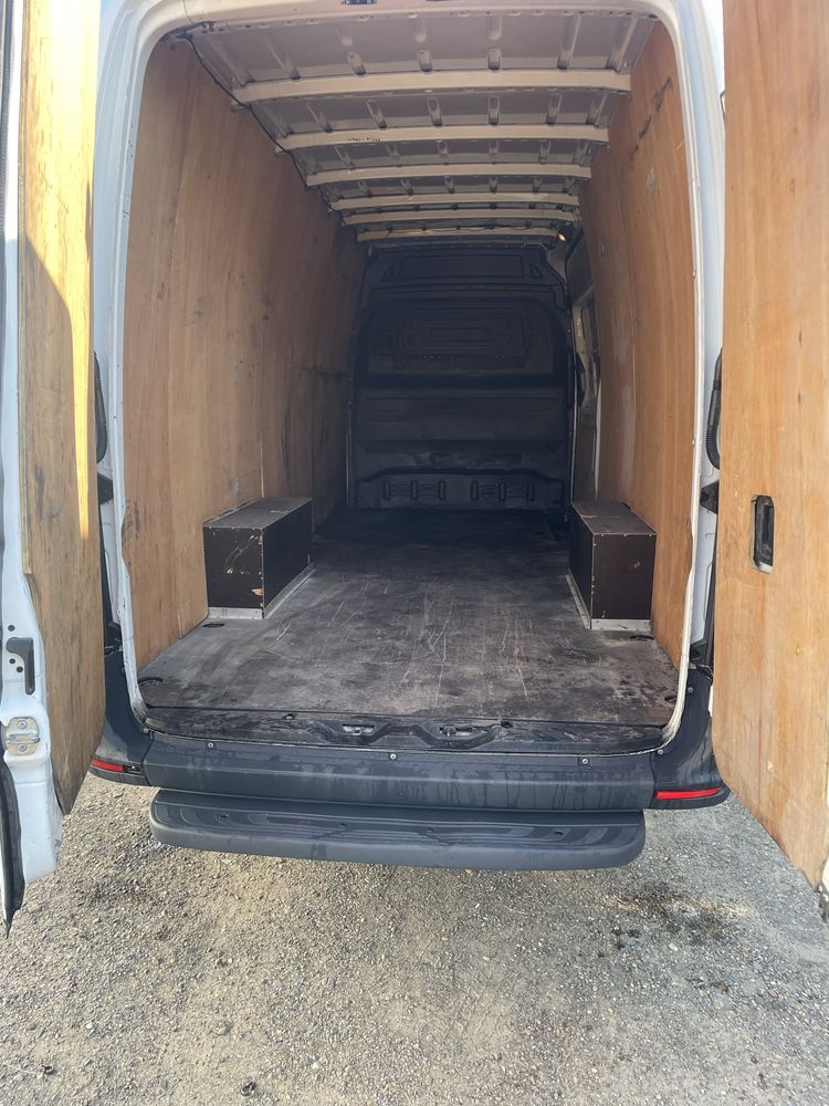 Mercedes-Benz Sprinter 907 long