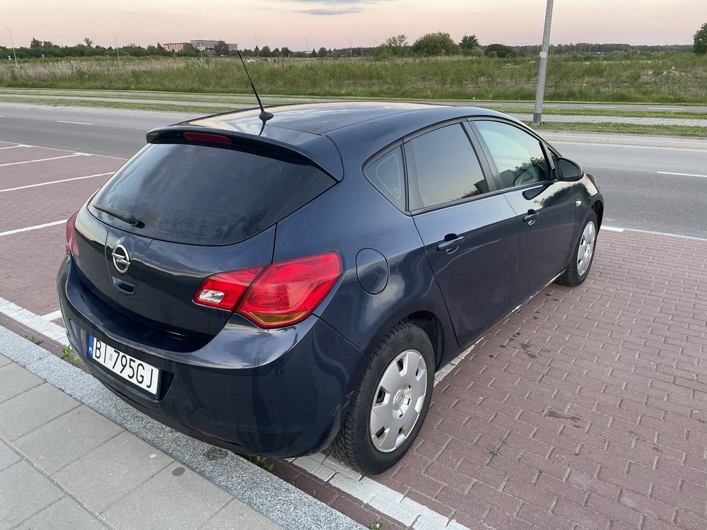 Opel astra J 1.7cdti 110km