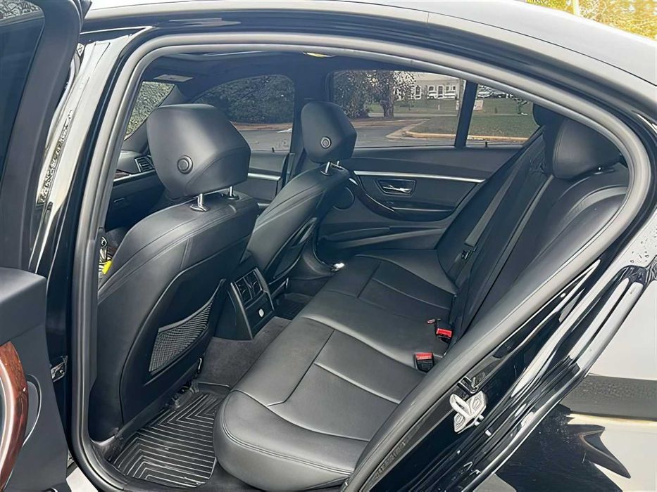 BMW 3 Series      2016