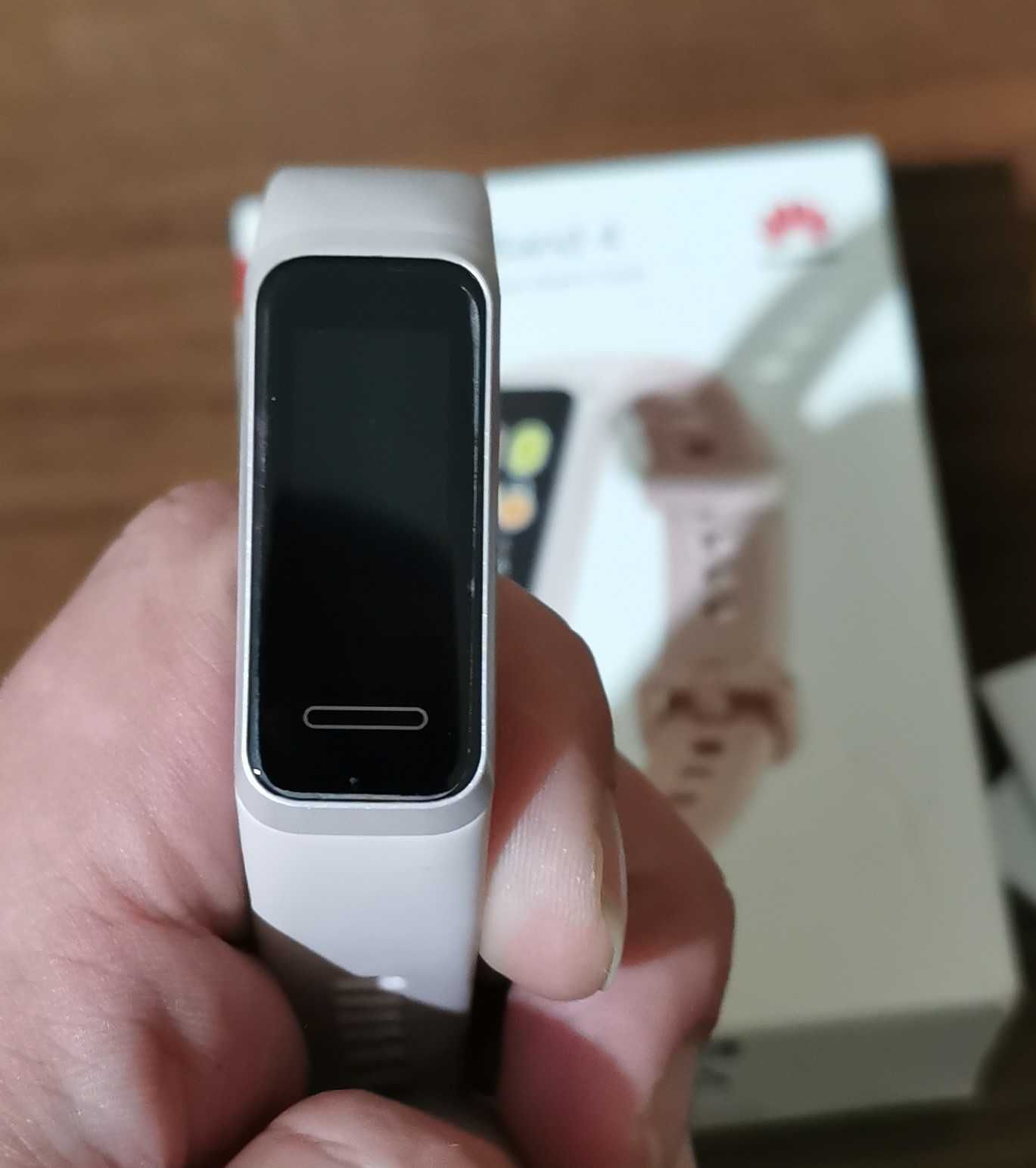 Smartwatch sportowy Huawei Band 4 model ADS-B29 Sakura Pink