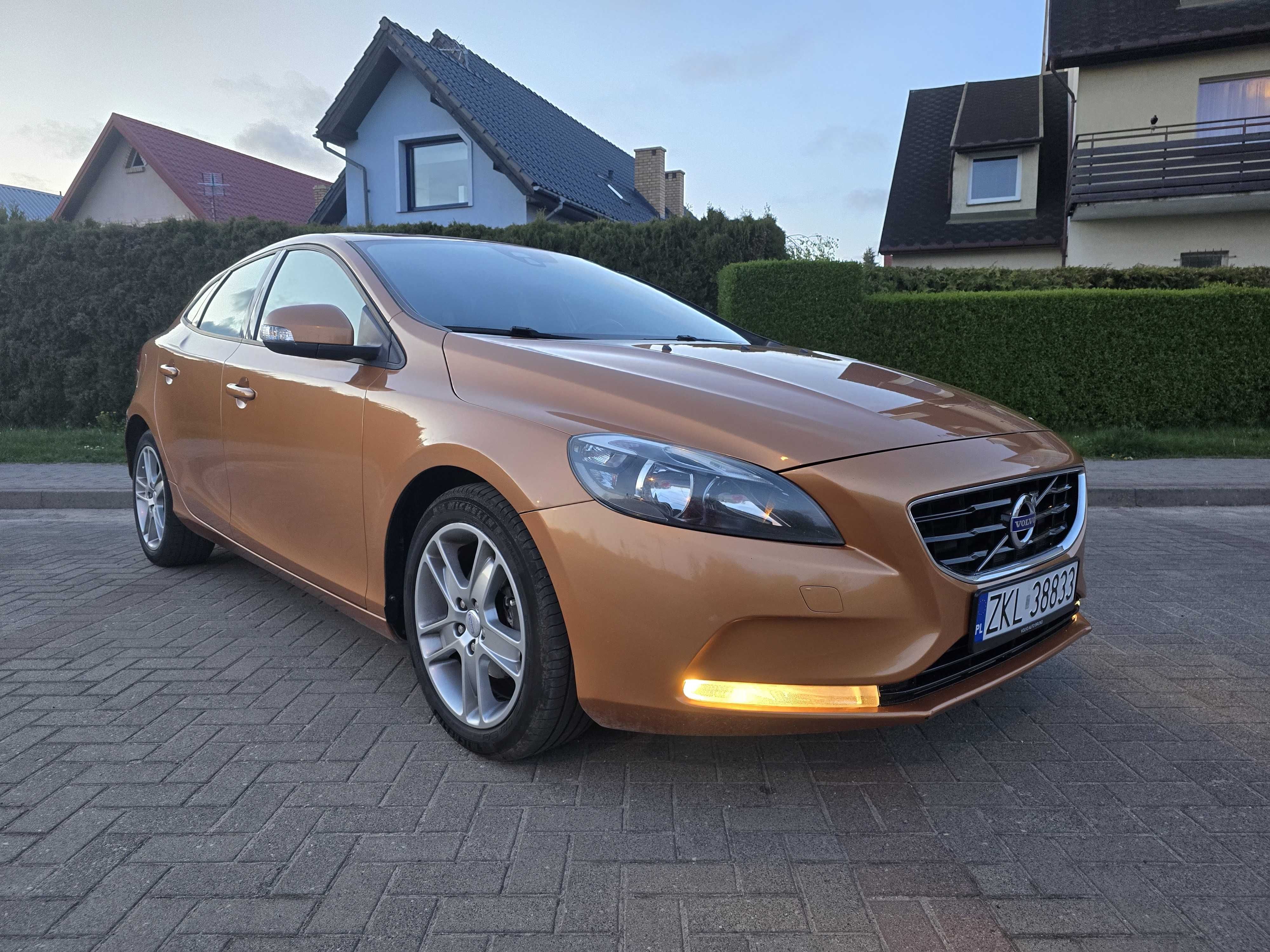 Volvo V40 II D2 1.6 HDI 114KM Alufelgi Navi 6 Biegowy Model 2014