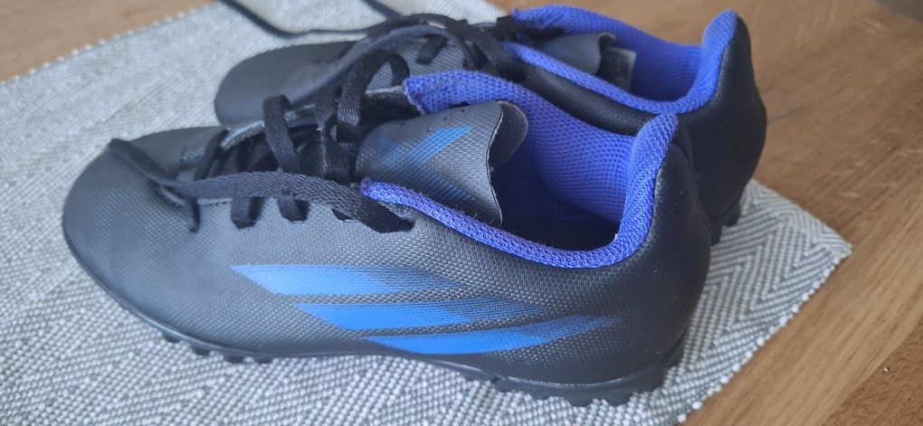 Turfy adidas rozm 33 jak nowe.
