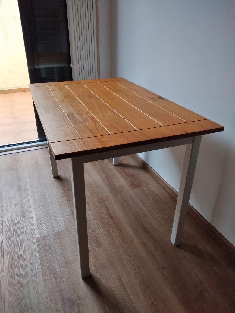 Conjunto de três mobilias / Set of three pieces of furniture