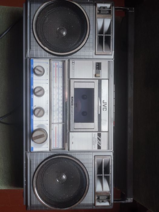 Магнитофон JVC RC-770LS.