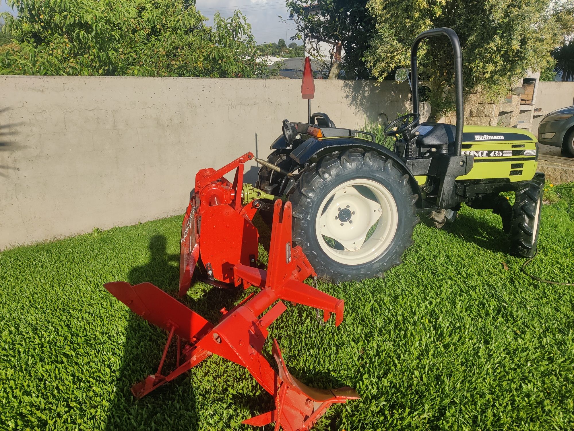 Trator Hurlimann /frese charrua