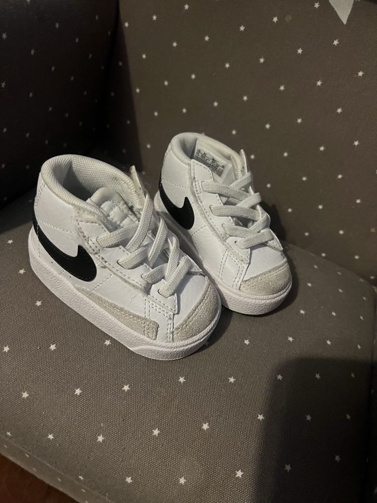 Sapatilhas bebe como novas