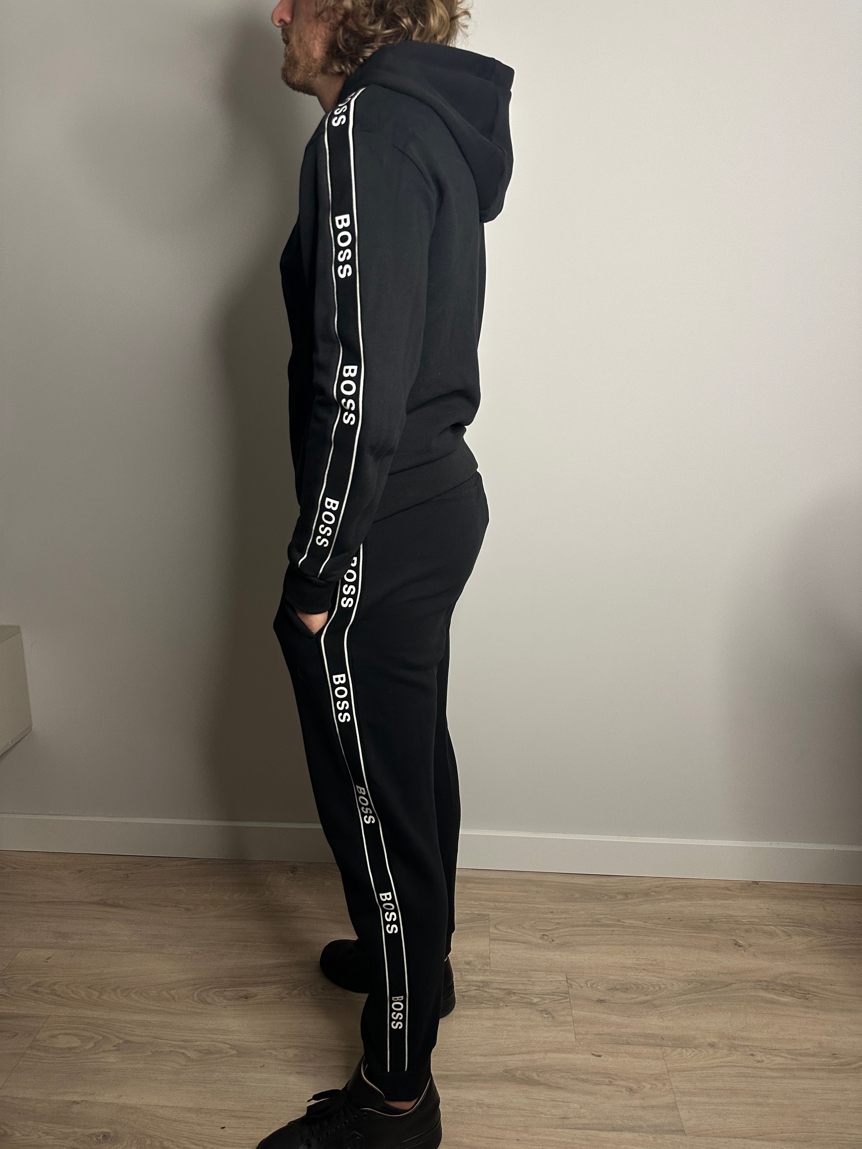 Oryginalny dres BOSS – czarny komplet z logo