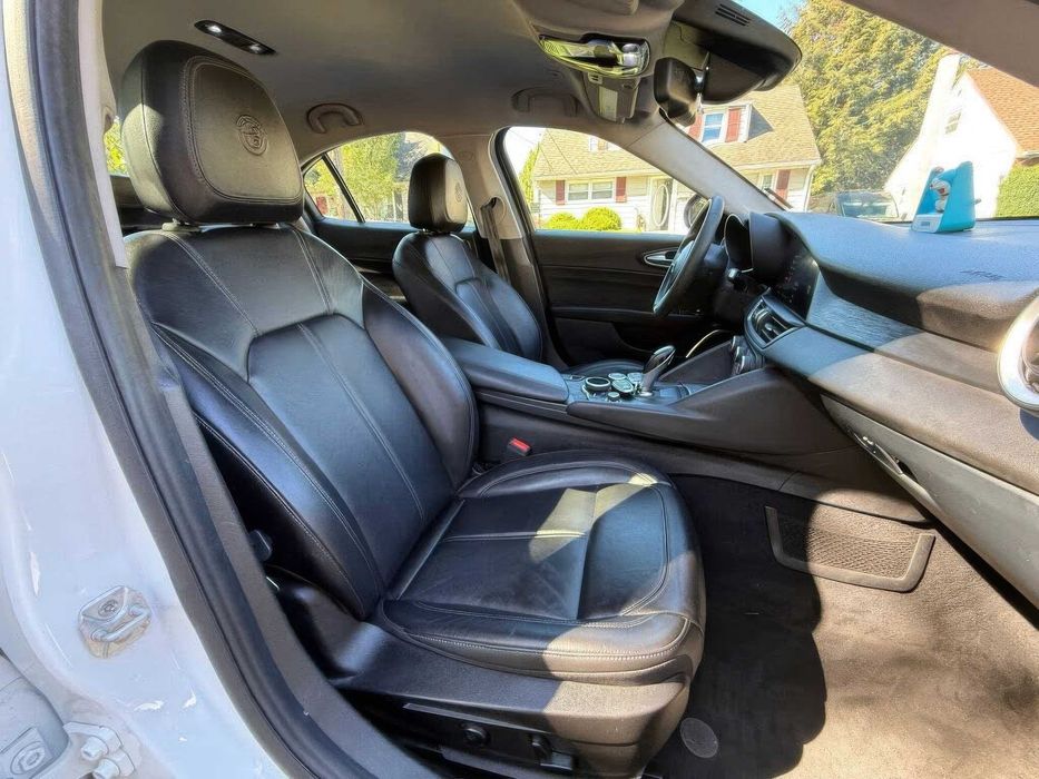 Alfa Romeo Giulia      2018