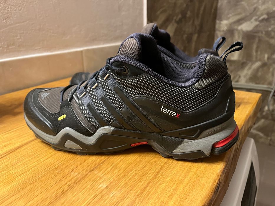 Кросівки  чоловічі Adidas  розмір 43,5