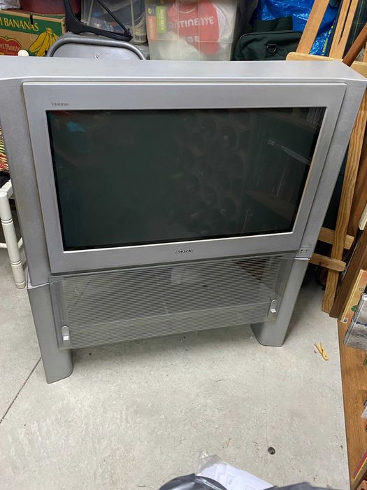 Televisão e Móvel Sony Trinitron Color 50Hz