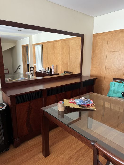 Sala de jantar completa em mogno