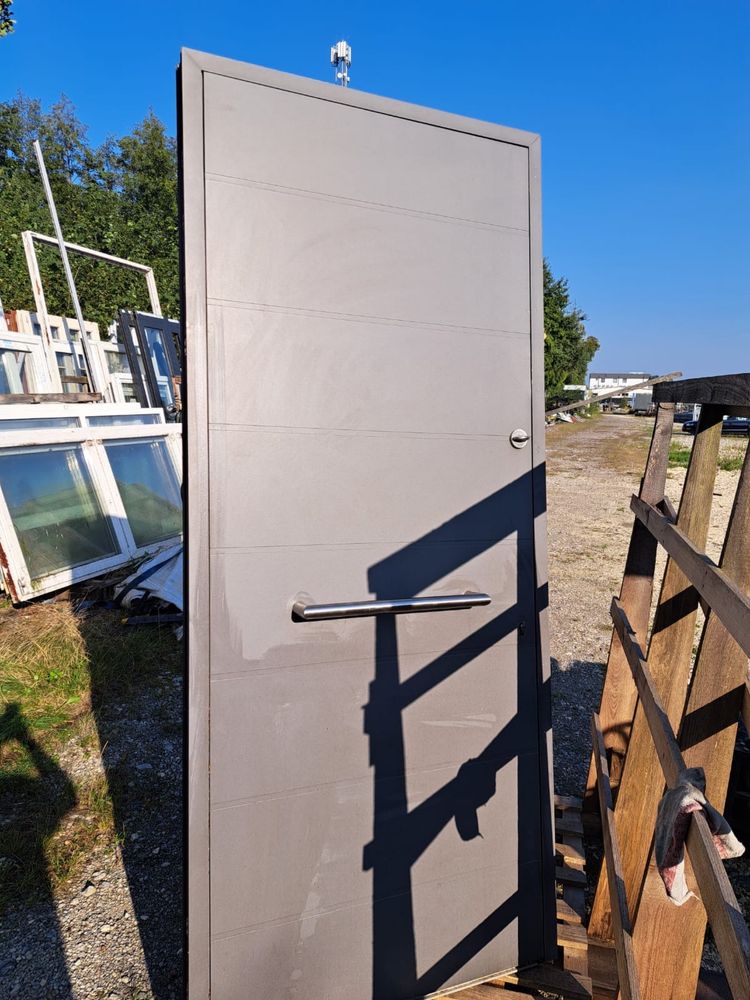 Drzwi zewnterzne wejsciowe do domu ALUHAUSoknoplast aluminim 104x240x9