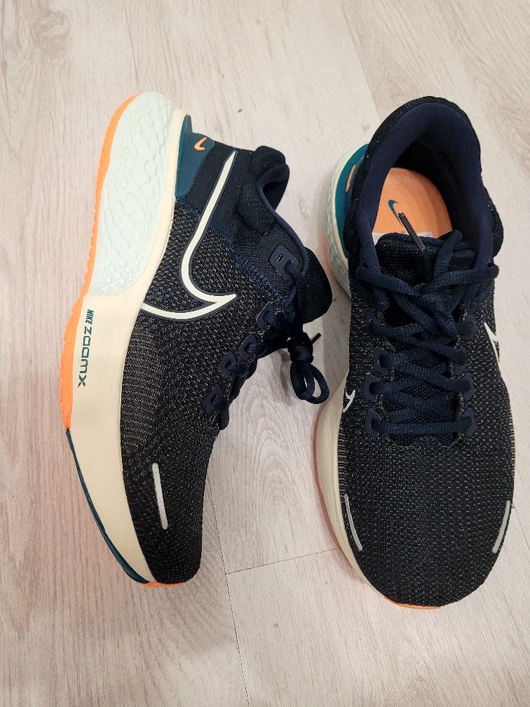 Кроссовки NIKE ZoomX lnvinsible Run Flyknit 2 нові