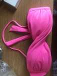 Parte de cima de bikini tamanho pequeno