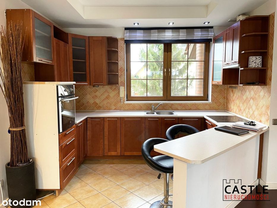 Dom jednorodzinnym w spokojnej okolicy