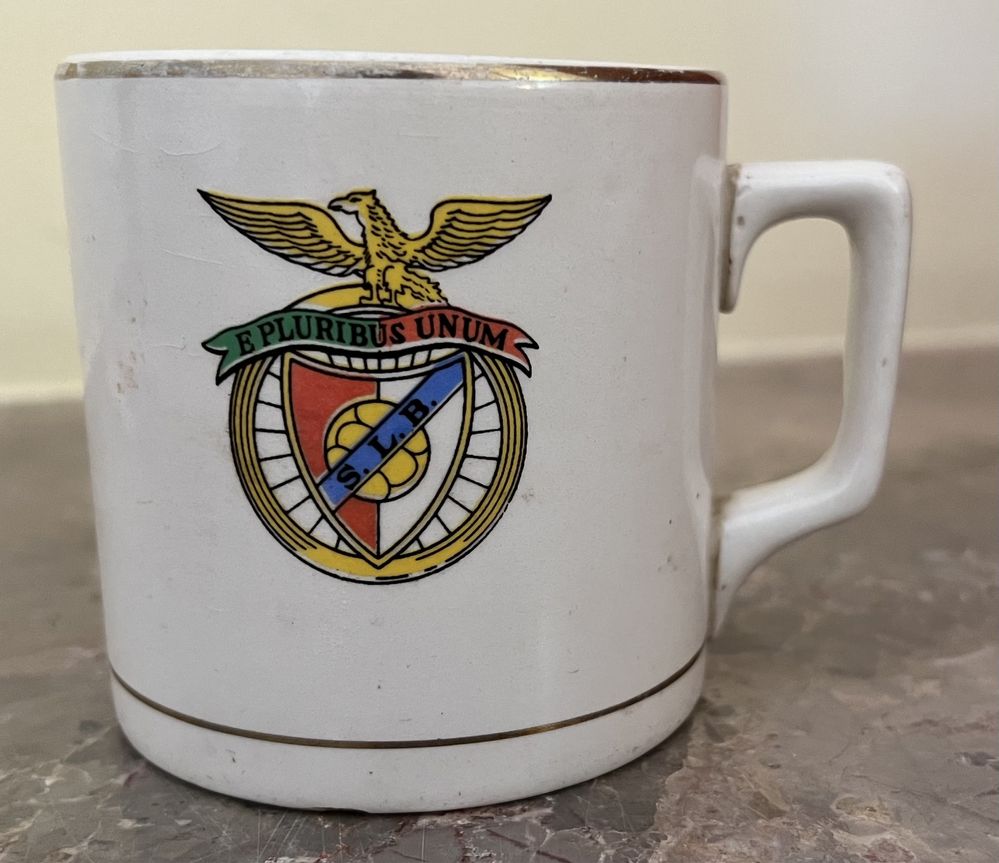 Caneca de coleção do Benfica