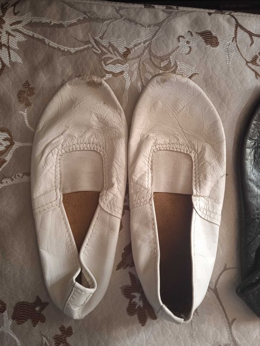 Кожаные детские чешки