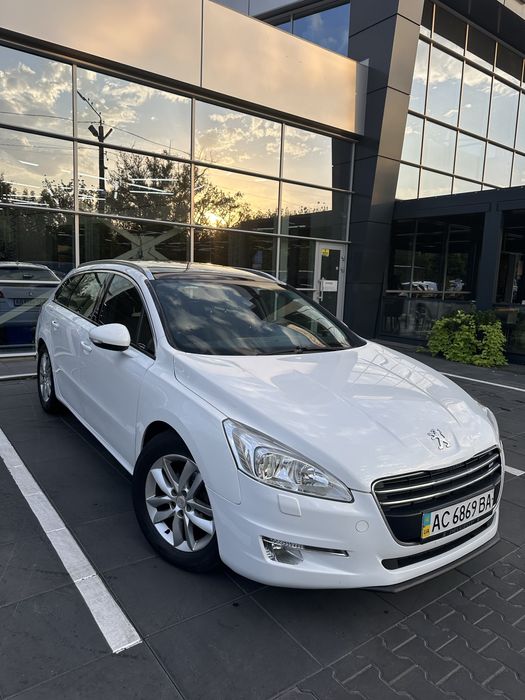 Peugeot 508 панорамний дах