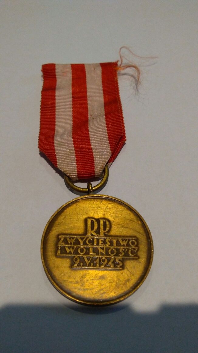 PRL medal zwycięstwa i wolności 1945