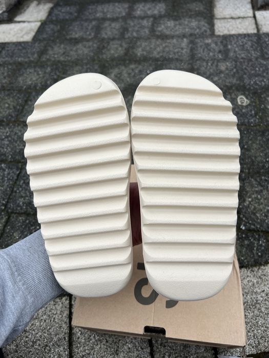 Adidas Yeezy Slide Bone klapki jasne beżowe białe 39