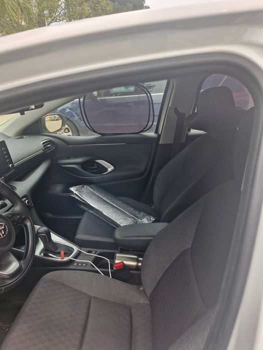 Toyota Yaris Hybrid 2022 – 38.000 km, Excelente Estado