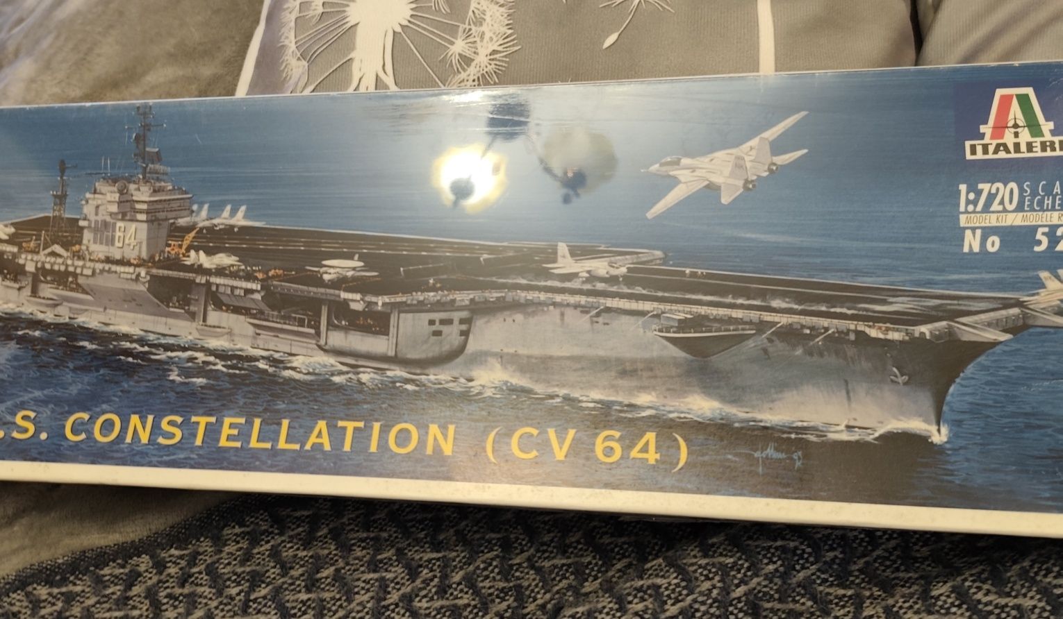 Модель корабля фірма Italeri масштаб 1:7200 назва авіаносець  CV-64