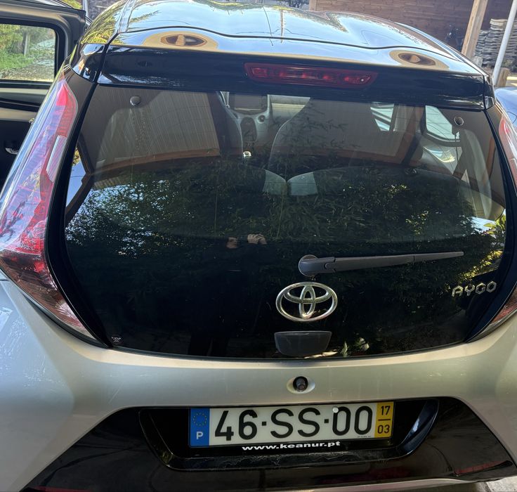 Toyota aygo com 5 lugares