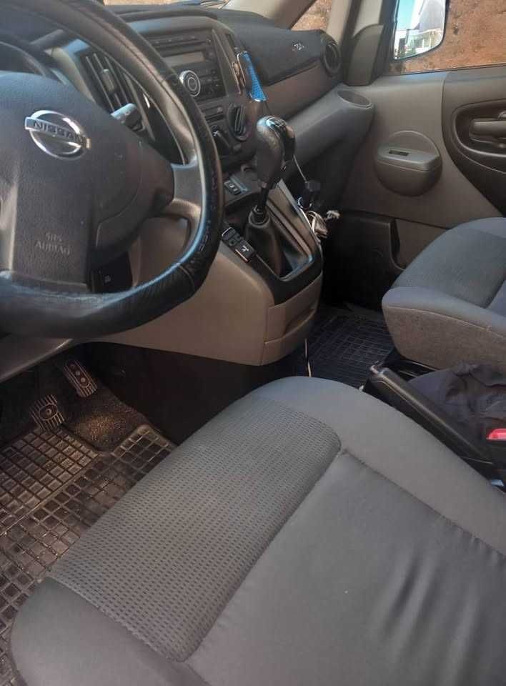 nissan NV200 de 2 lugares com 400 mil km