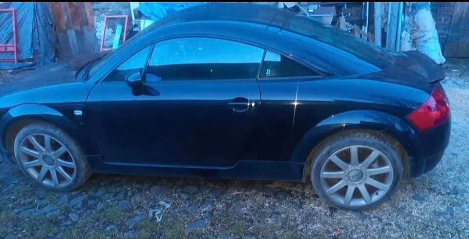 Tył, pas tylny Audi TT 8N LZ9V