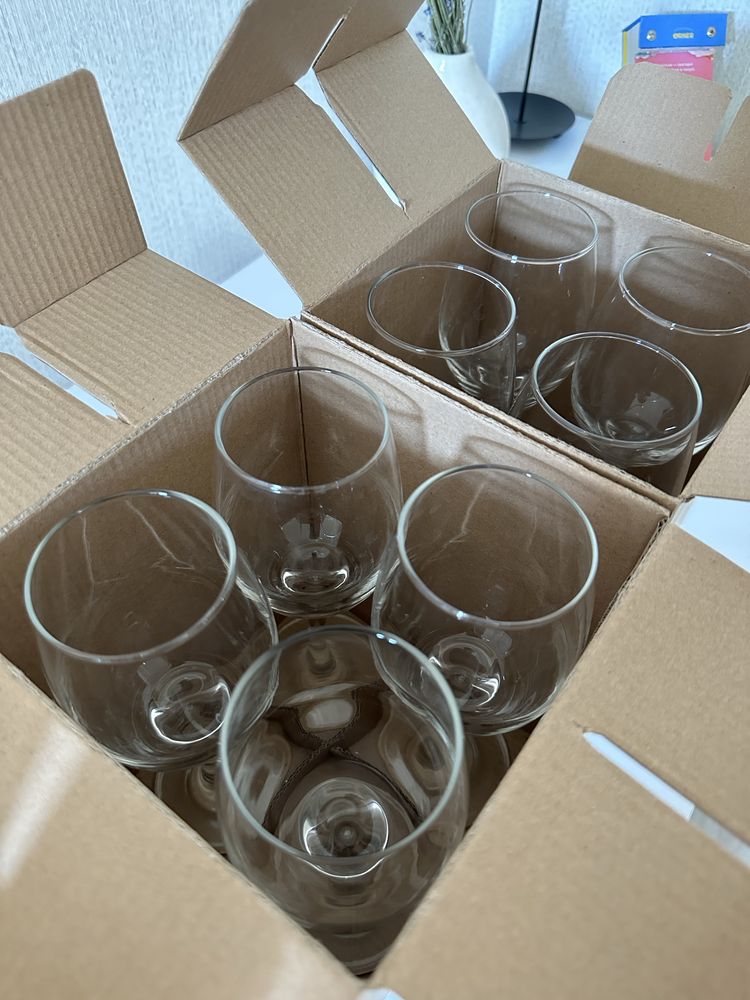 Продам келихи 2 набори по 4 шт