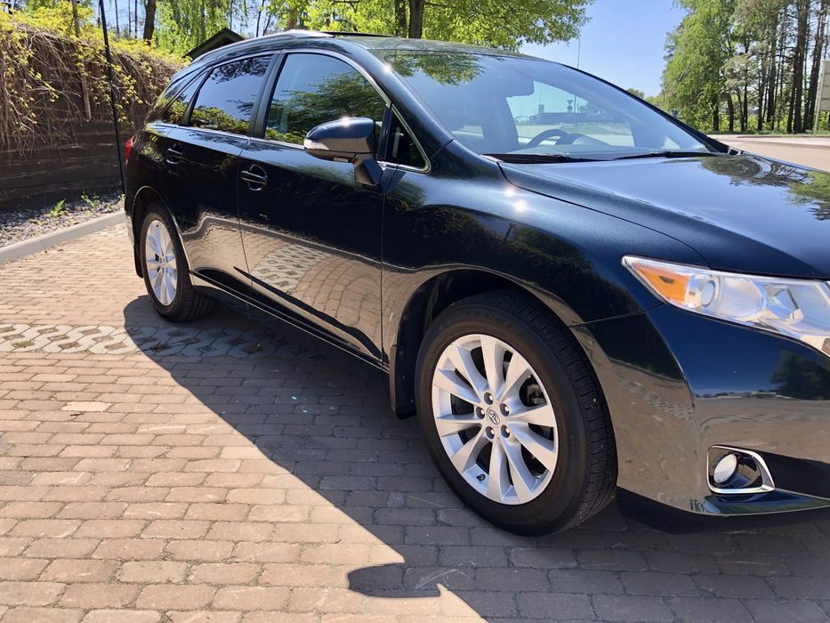 Venza 2.7 4*4 перший власник, два комлекти гуми.