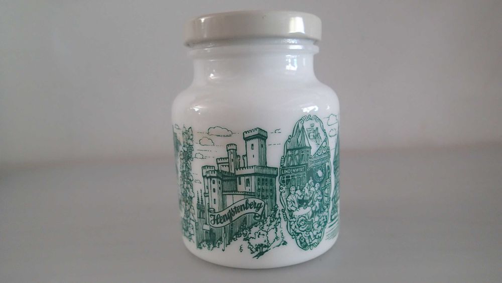 Frascos de vidro opalino