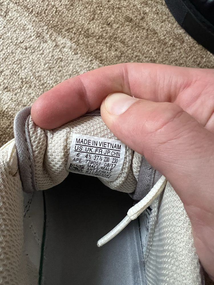 Adidas кросівки 37