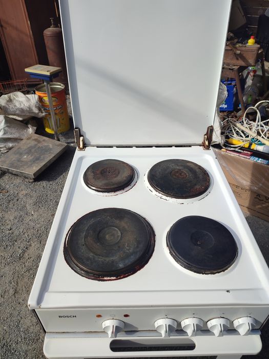 Продам електроплиту Bosh
