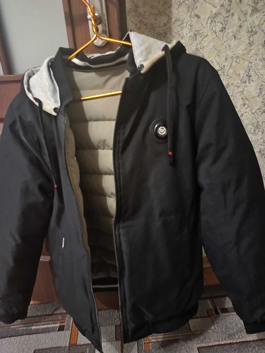 Продам чоловічу крутезну двохсторонню куртку