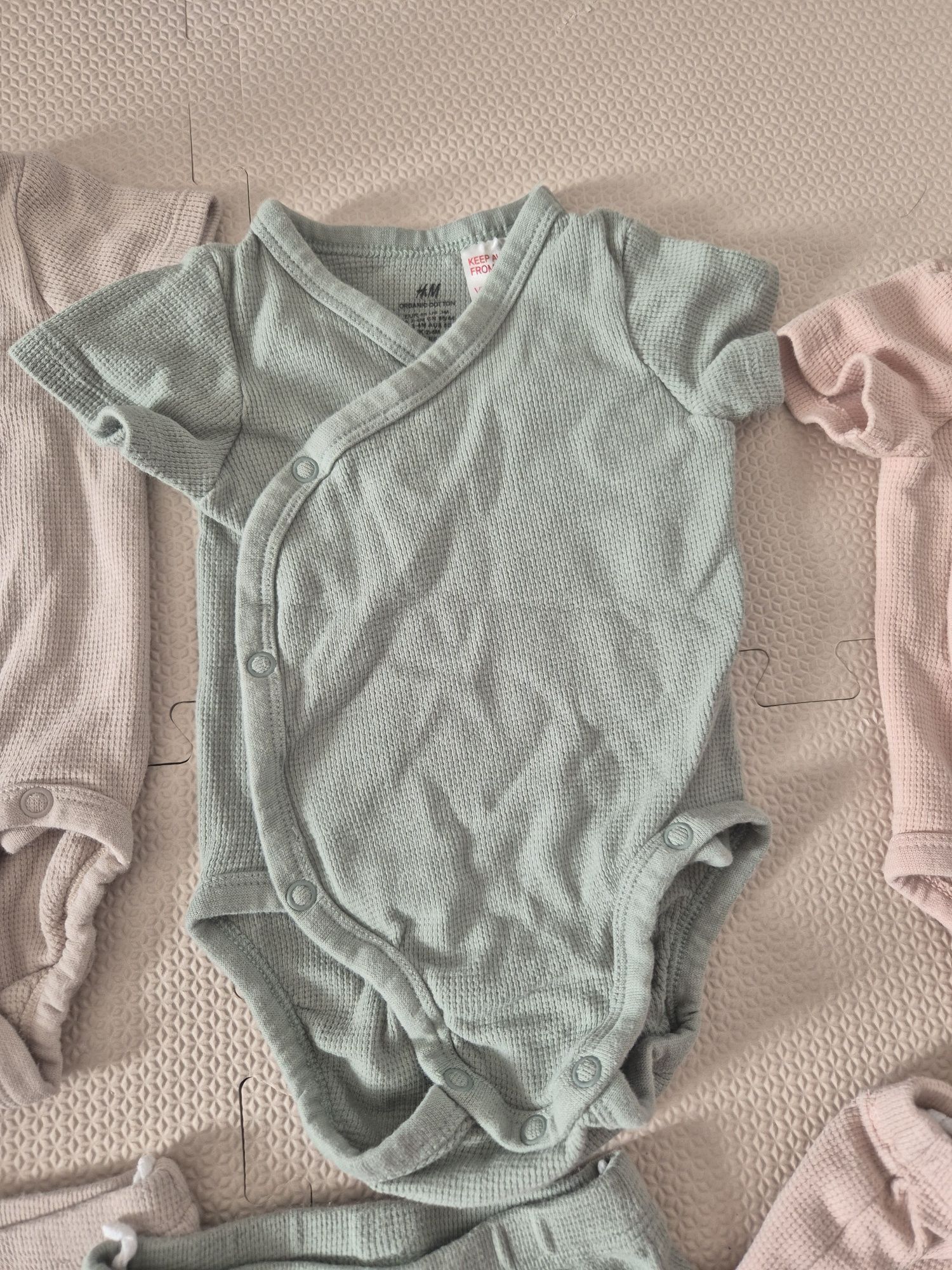 Zestaw body i spodenek H&M