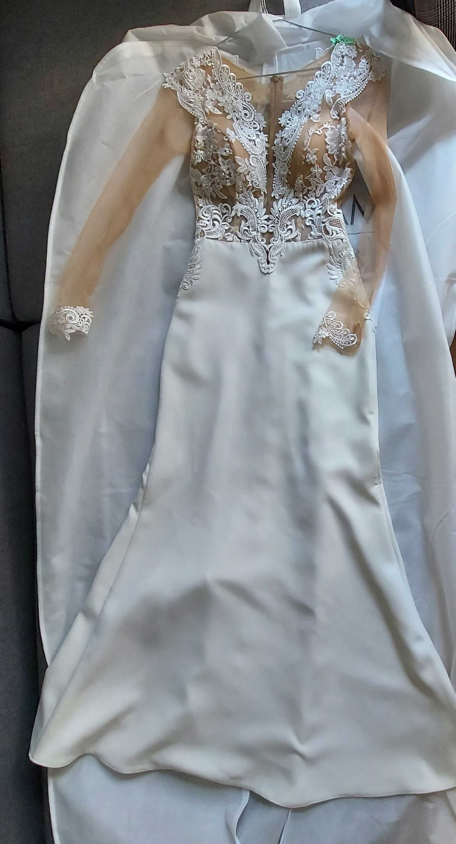 Efektowna suknia ślubna Madonna XS