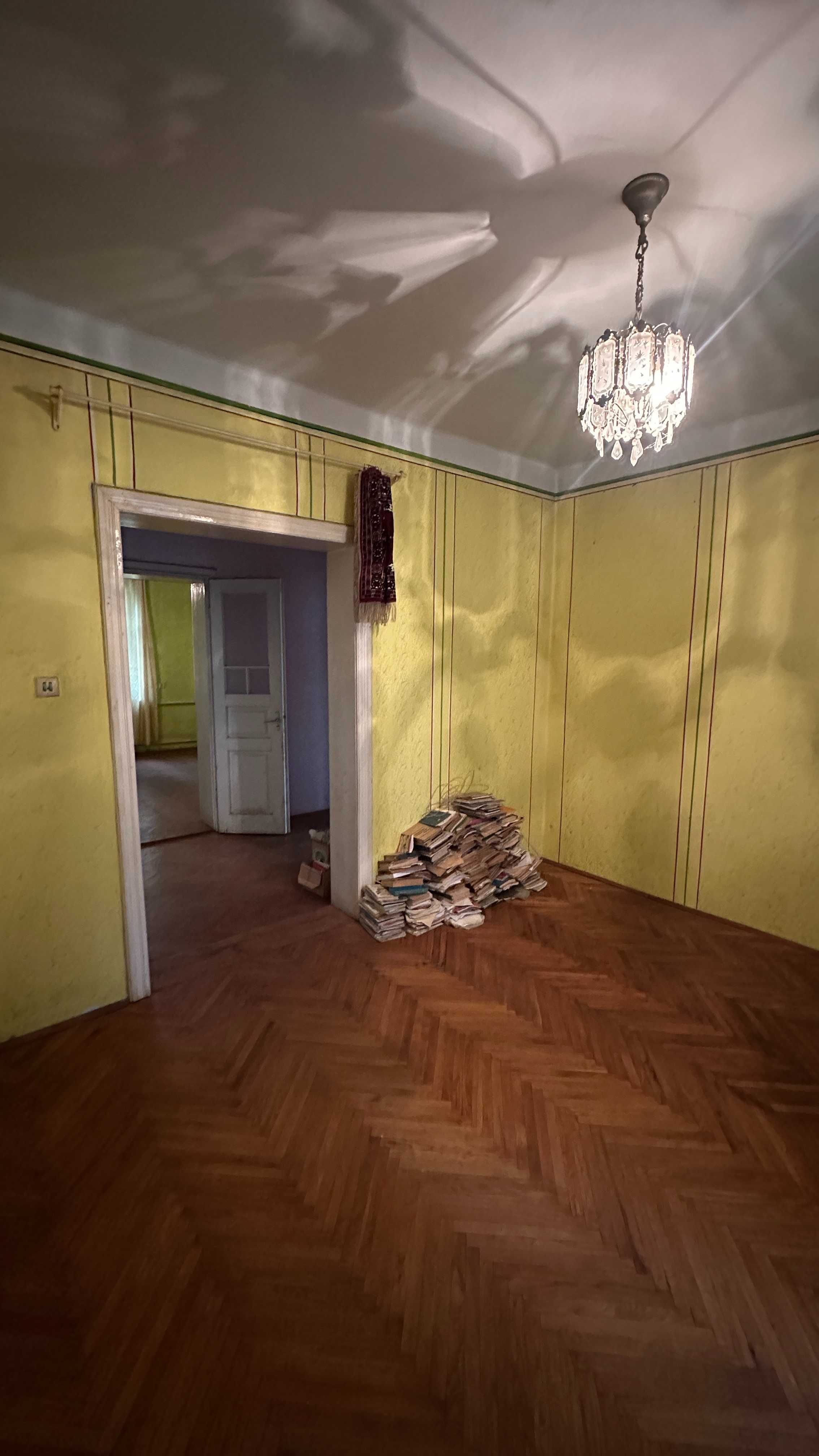 Цегл. Будинок із землею(13 сот. комунікації)під забудову в с. Угорники