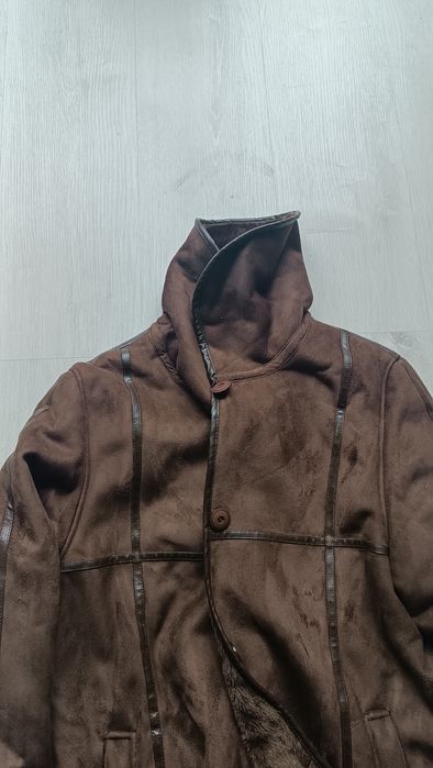 Casaco em pele castanho