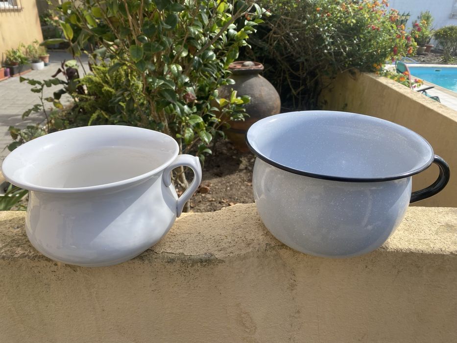 Penicos antigos – loiça Sacavém e esmalte vintage (decoração rústica)