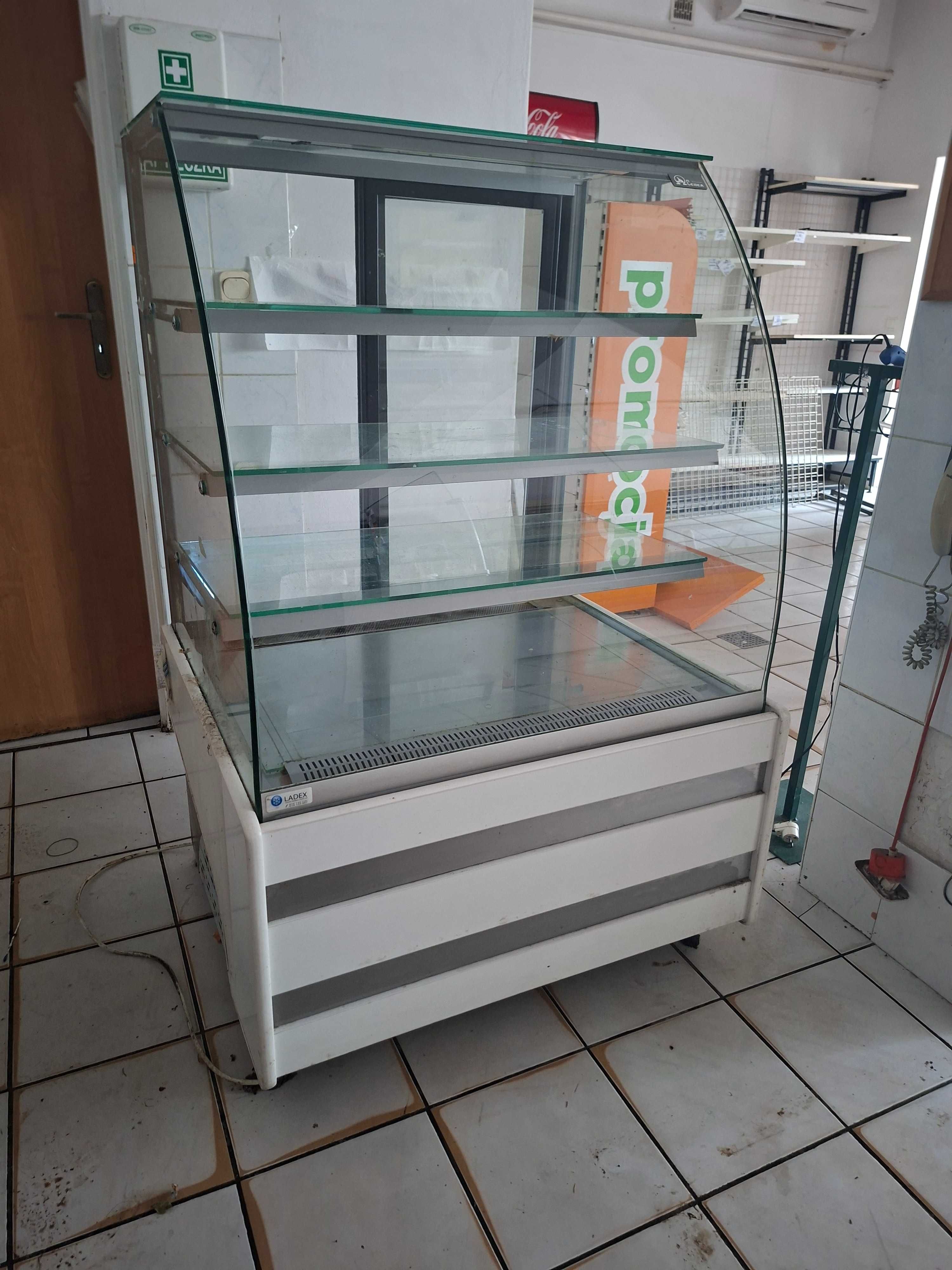Chlodzuarja cukiernicza 1,2 m x 1,4 m w bardzo dobrym stanie
