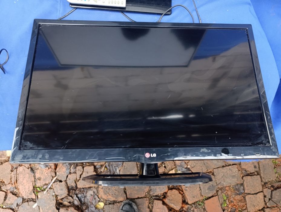 Плазменный телевизор Elenberg E 29Q770A LED телевізор 40BF400