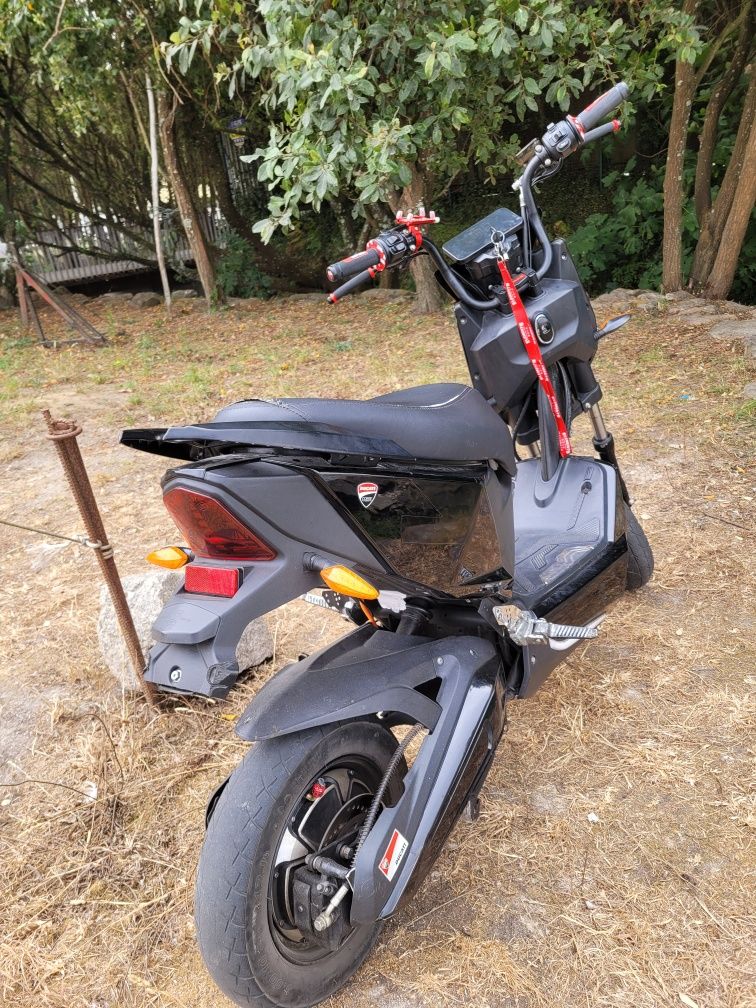 Mota eletrica top e a andar bem