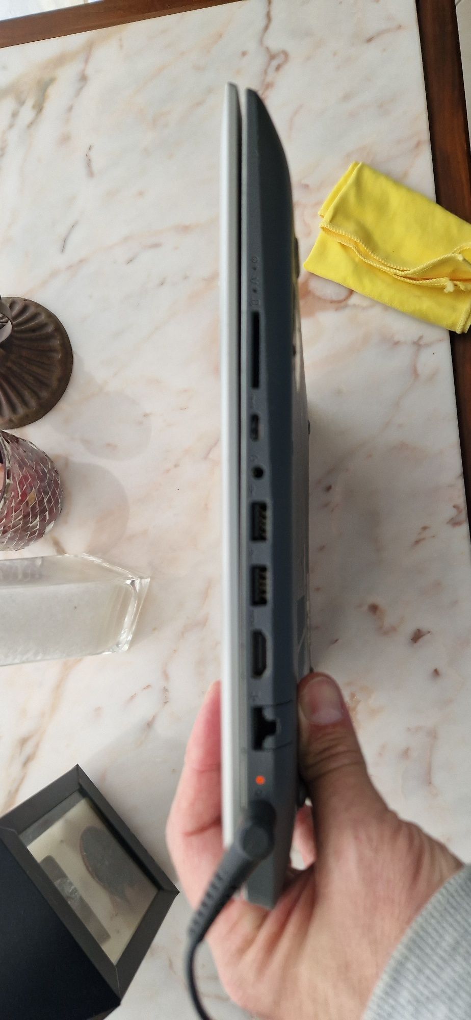 Laptop lenovo i3