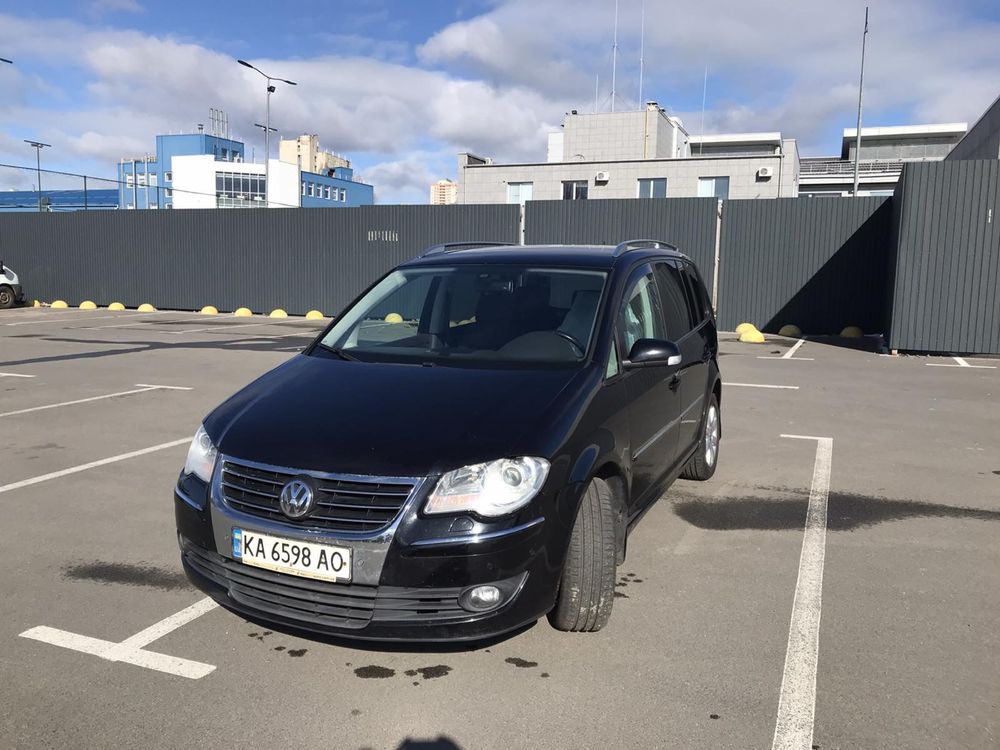 Продаю Volkswagen Touran 2008 7 мест