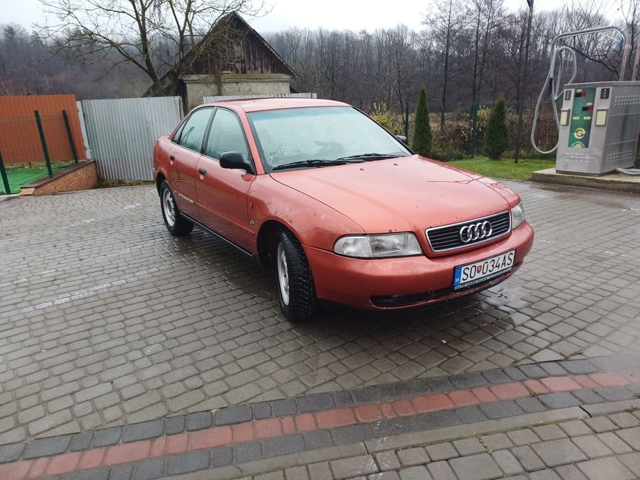 Audi a4 1.8 бензин